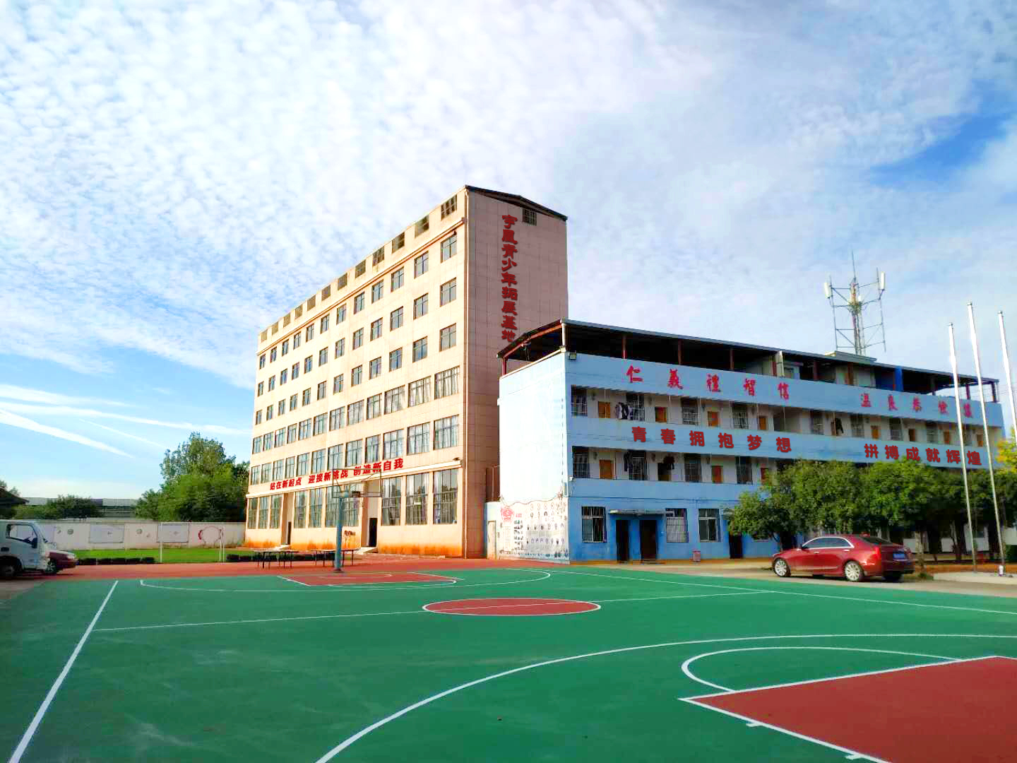 武汉问题少年成长基地：军事化全封闭管理，专注破解孩子厌学